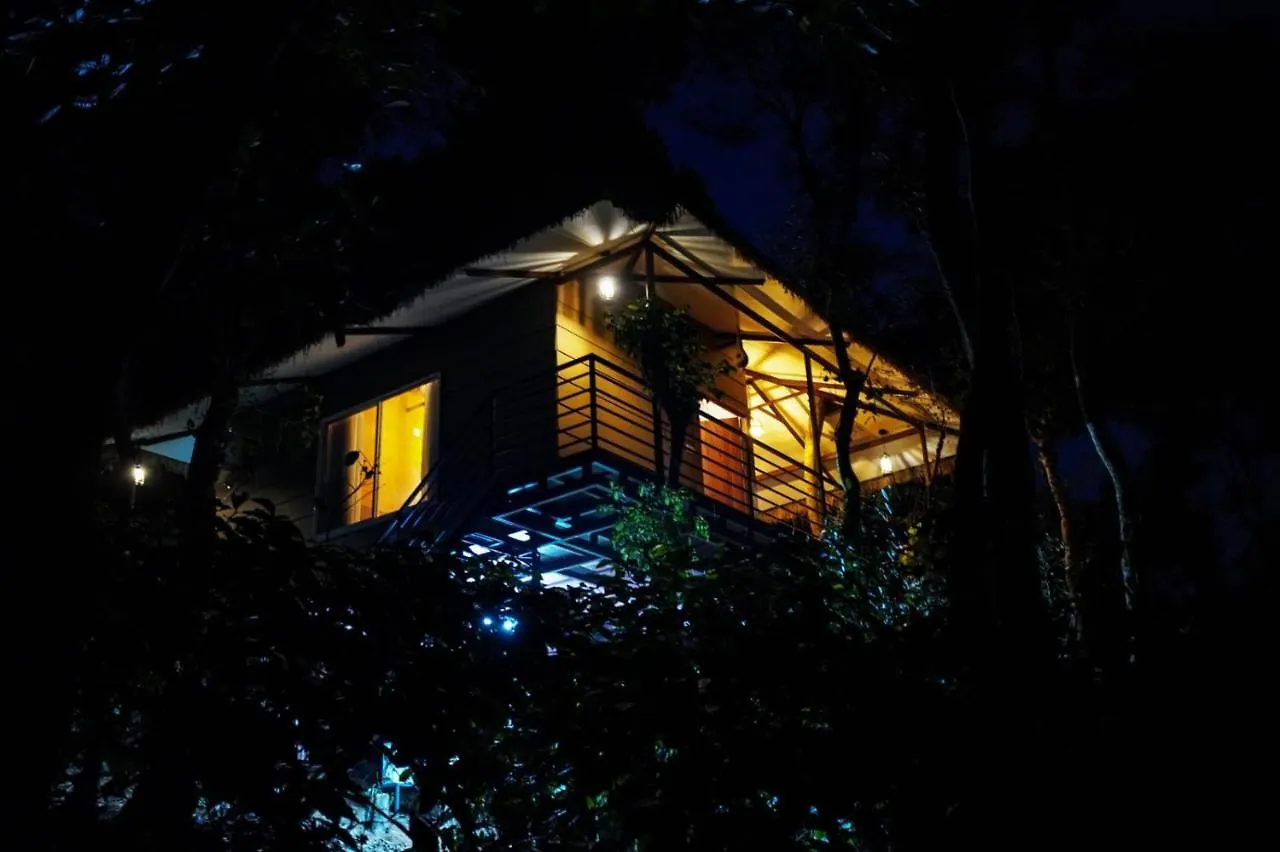 אתר נופש מלון מאננטהוואדי Coffee Cradle Wayanad Luxuorios Private Tree House - Inside 2 Acre Coffee Plantation הודו