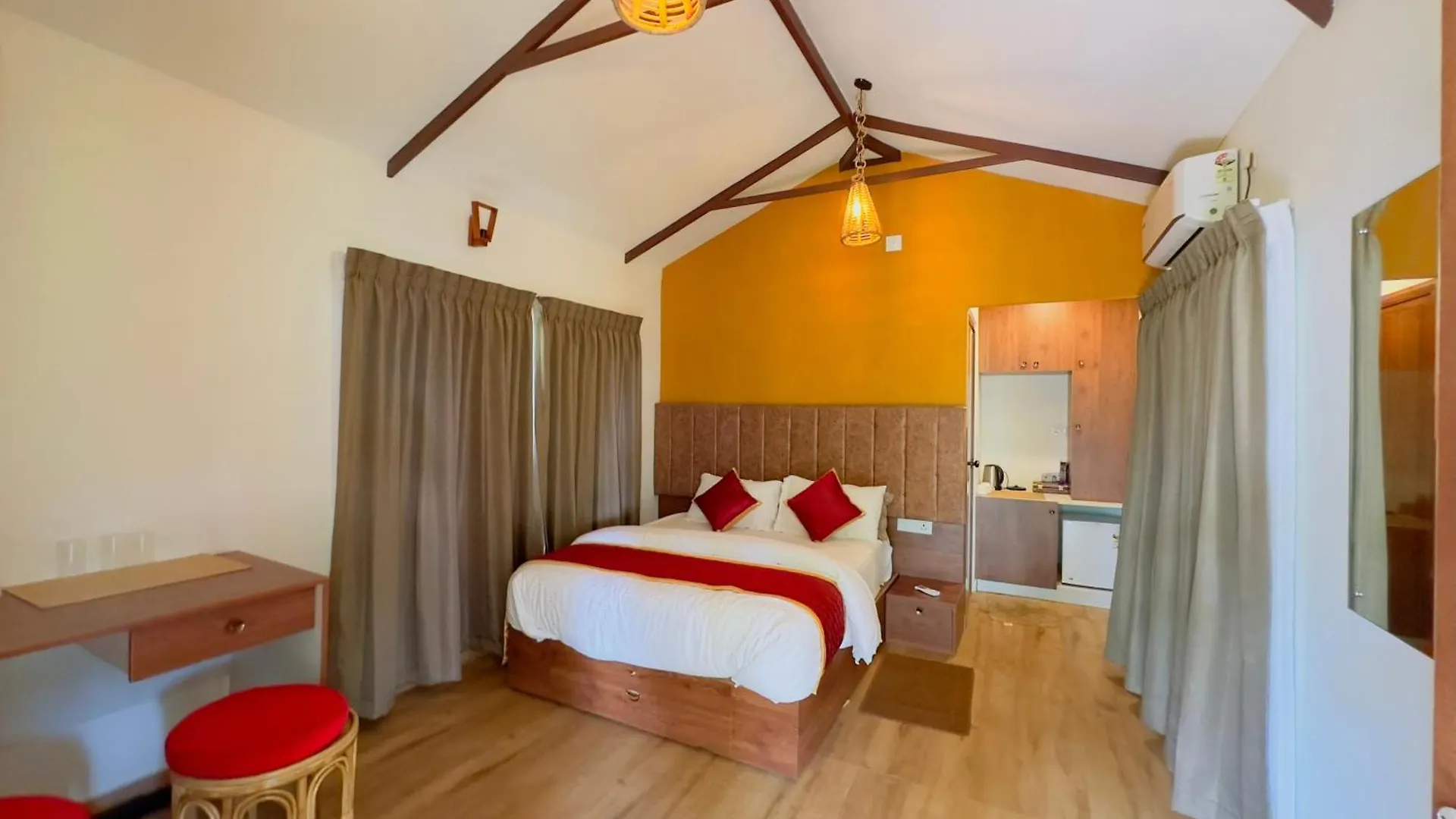 מלון מאננטהוואדי Coffee Cradle Wayanad Luxuorios Private Tree House - Inside 2 Acre Coffee Plantation אתר נופש